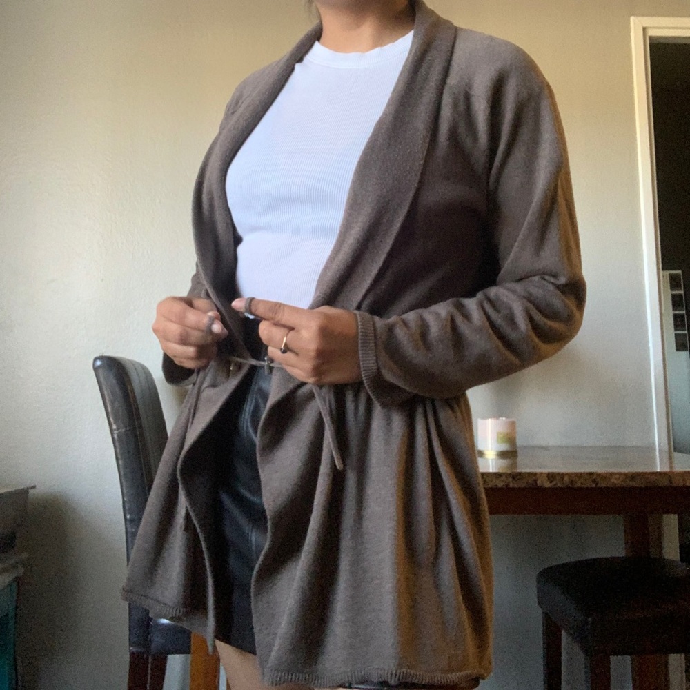 Muted brown cardigan 🥜